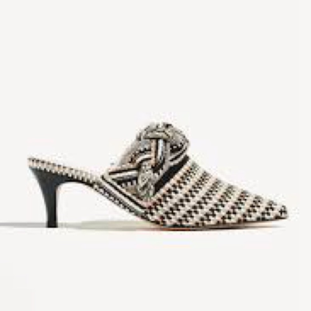 Size 9 - Amambaih motif fabric mule in castana
